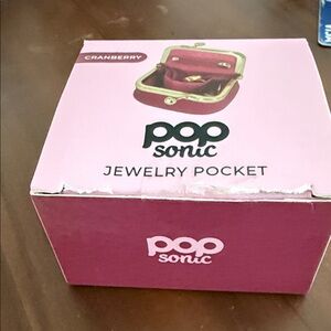 Pop Sonic Jewelry Pocket in Cranberry